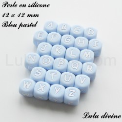Perle en silicone 12 x 12 mm Bleu pastel Lettre 2