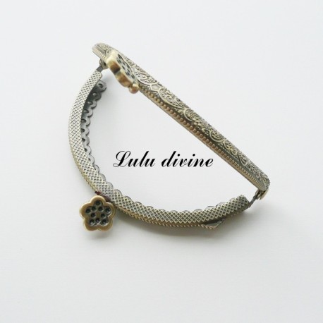 Fermoir claps Fleur demi cercle porte monnaie de 8.5 cm métal Bronze