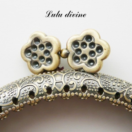 Fermoir claps Fleur demi cercle porte monnaie de 8.5 cm métal Bronze