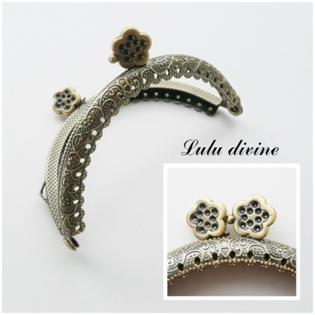 Fermoir claps Fleur demi cercle porte monnaie de 8.5 cm métal Bronze