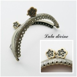 Fermoir claps Fleur demi cercle porte monnaie de 8.5 cm métal Bronze