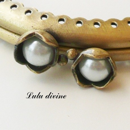 Fermoir claps Fleur demi cercle porte monnaie de 8.6 cm métal Bronze, Fleur perle 