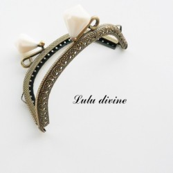 Fermoir claps Fleur demi cercle porte monnaie de 8.8 cm métal Bronze, Fleur perle Vert