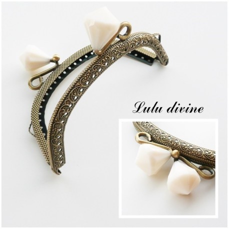 Fermoir claps Fleur demi cercle porte monnaie de 8.8 cm métal Bronze, Fleur perle Vert