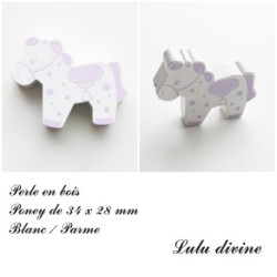 Perle en bois de 34 x 28 mm, Perle plate Poney :
