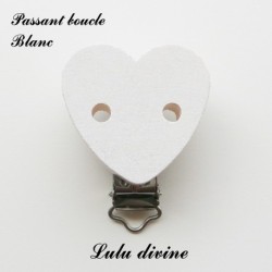 Pince / Clip en bois, attache tétine, passant, Coeur