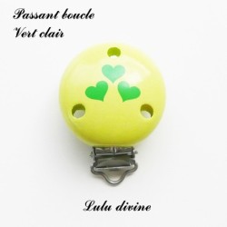 Pince / Clip en bois, attache tétine, passant Petits coeurs