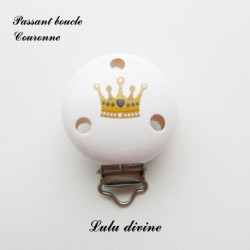 Pince / Clip en bois, attache tétine, passant,  couronne 