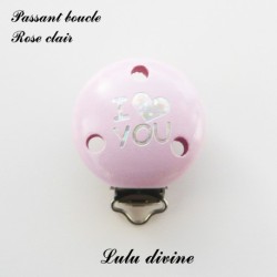 Pince / Clip en bois, attache tétine, passant I Love you