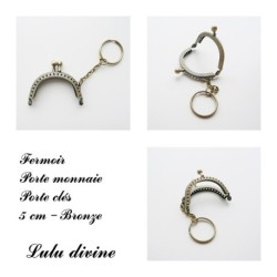 Fermoir claps demi cercle mini porte monnaie en porte-clé 5 cm métal 