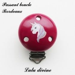 Pince / Clip en bois, attache tétine, passant, Licorne