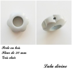 Perle bois Fleur 30 mm avec trous