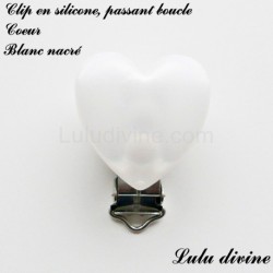 Pince / Clip en silicone, attache tétine, passant, Coeur