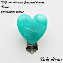 Pince / Clip en silicone, attache tétine, passant, Coeur