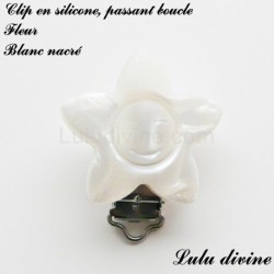 Pince / Clip en silicone, attache tétine, passant, Fleur