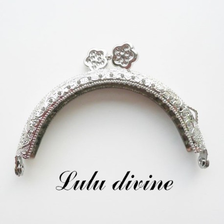 Fermoir claps demi cercle mini porte monnaie 8.5 cm métal argenté