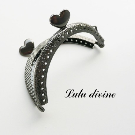 Fermoir claps Coeur demi cercle porte monnaie de 9 cm métal Noir