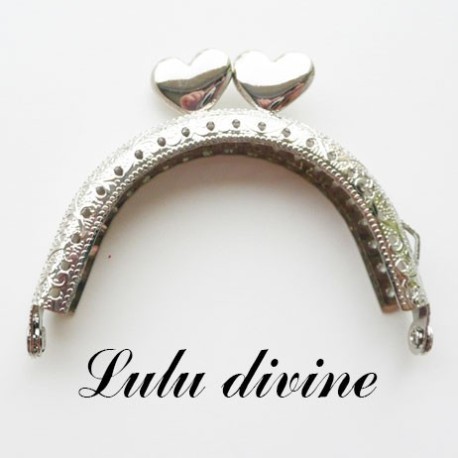 Fermoir claps Coeur demi cercle porte monnaie de 7.5 cm métal Argenté